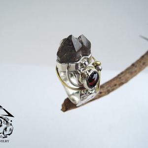 │一座，富足│